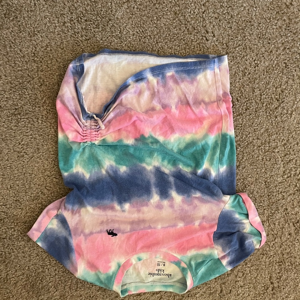 Cute Abercrombie tie dye tee!